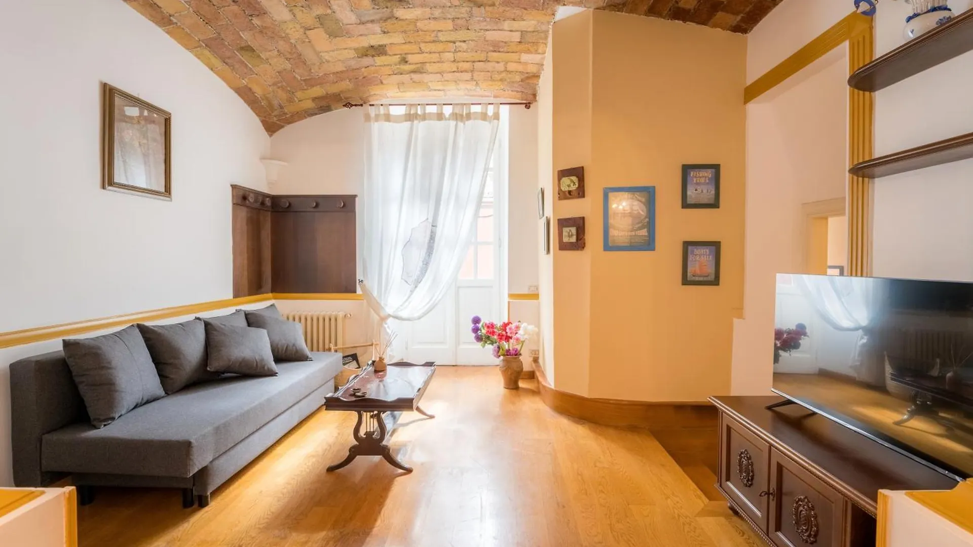 The British Corner, Central Cozy Loft With Garden 10 Min From Center location