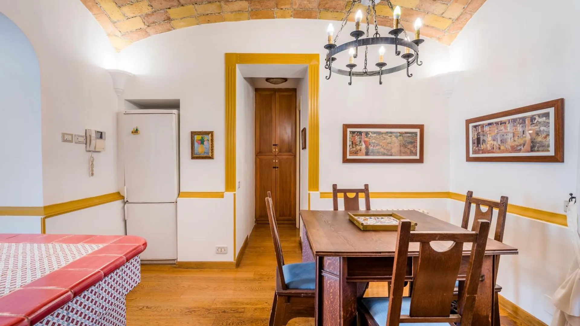 Apartment The British Corner, Central Cozy Loft With Garden 10 Min From Center