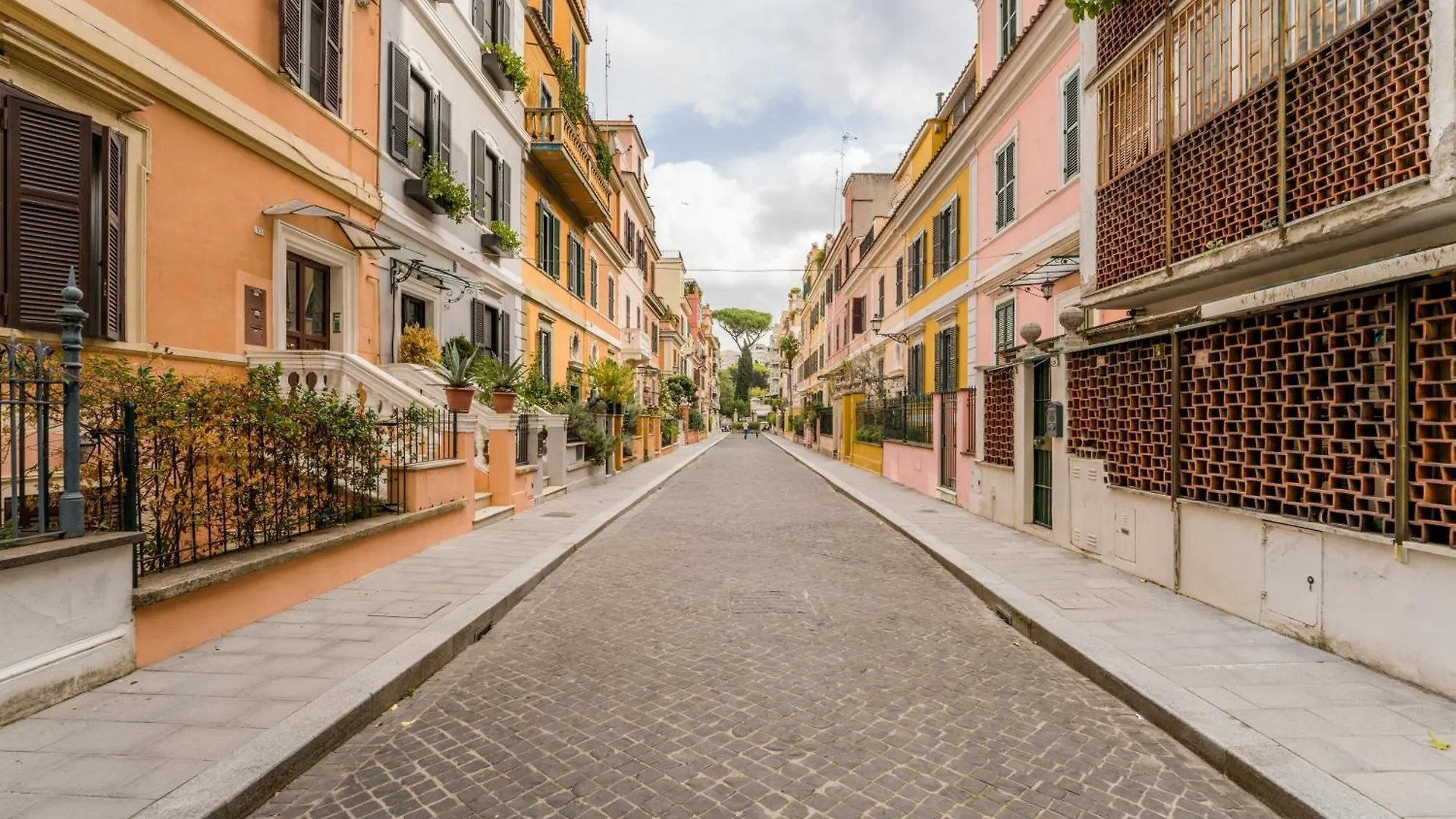 The British Corner, Central Cozy Loft With Garden 10 Min From Center Apartment Rome